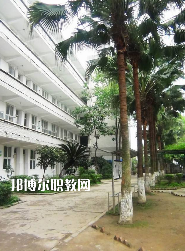 四川瀘州鵬程中等職業(yè)學校2022年學費、收費多少