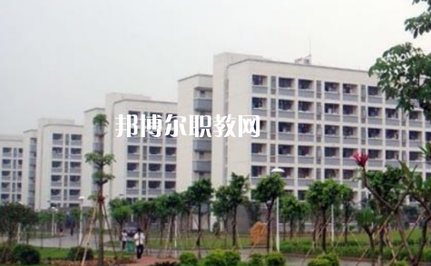 西雙版納經(jīng)濟(jì)管理職業(yè)學(xué)校2022年學(xué)費(fèi)、收費(fèi)多少