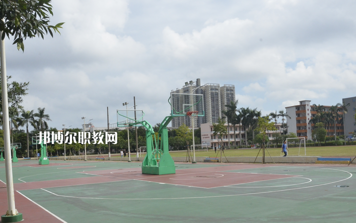 馬關(guān)縣民族職業(yè)高級中學(xué)2022年報名條件、招生要求、招生對象