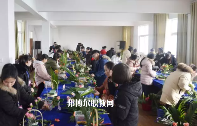 安徽省阜陽(yáng)農(nóng)業(yè)學(xué)校2022年報(bào)名條件、招生要求、招生對(duì)象