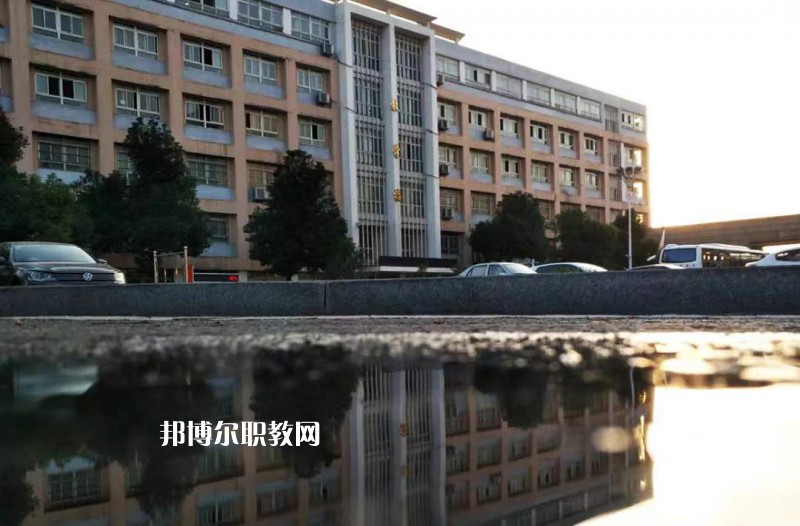 安徽紅十字會(huì)衛(wèi)生學(xué)校2022年報(bào)名條件、招生要求、招生對(duì)象