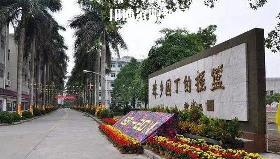欽州合浦師范學(xué)校2022年報名條件、招生要求、招生對象