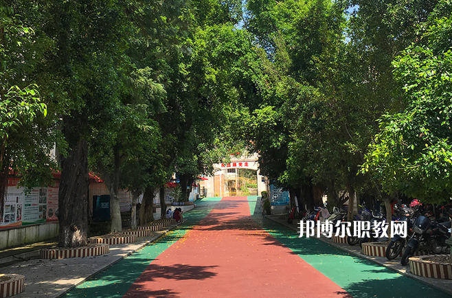 曲靖富源職業(yè)技術學校2022年報名條件、招生要求、招生對象