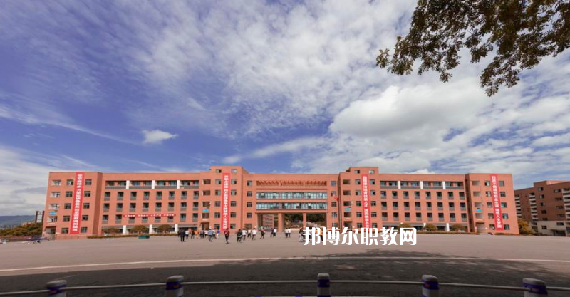 重慶綦江職業(yè)教育中心2022年學(xué)費(fèi)、收費(fèi)多少