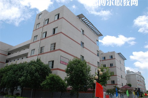 太湖職業(yè)技術(shù)學(xué)校2022年報名條件、招生要求、招生對象