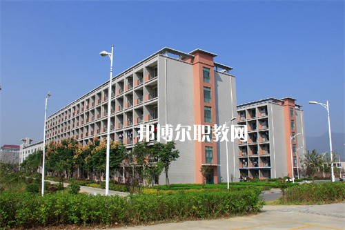 昆明晉寧區(qū)職業(yè)高級(jí)中學(xué)2022年學(xué)費(fèi)、收費(fèi)多少