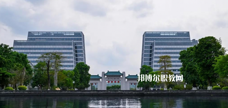 廣東華夏技工學(xué)校2022年報名條件、招生要求、招生對象