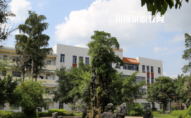 廣西玉林農(nóng)業(yè)學(xué)校2022年報(bào)名條件、招生要求、招生對象
