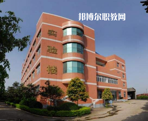 重慶渝東技工學校2022年報名條件、招生要求、招生對象