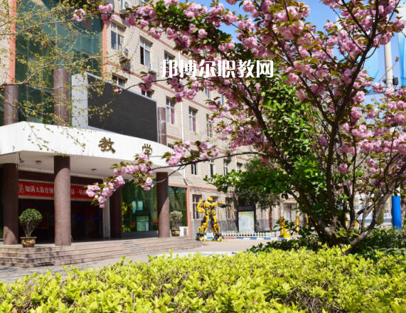 石家莊法商中等專(zhuān)業(yè)學(xué)校2022年報(bào)名條件、招生要求、招生對(duì)象