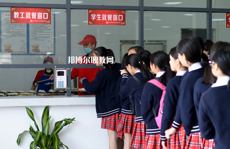珠海工貿(mào)技工學(xué)校2022年報(bào)名條件、招生要求、招生對象 