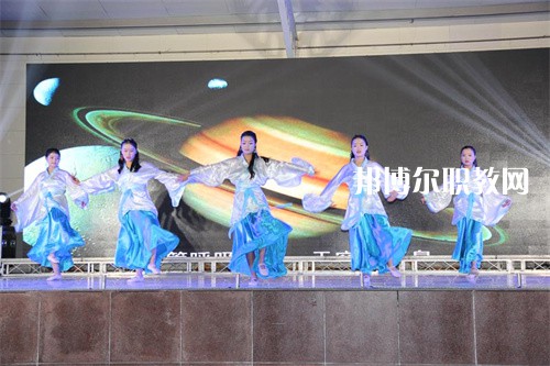 四川省電子商務(wù)學(xué)校2022年報(bào)名條件、招生要求、招生對(duì)象