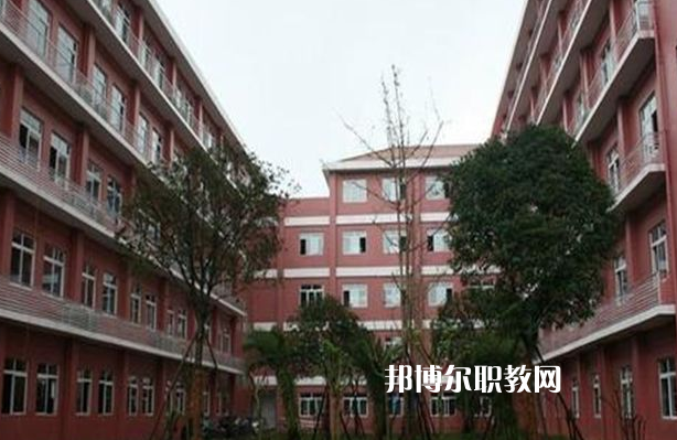 云南國防技校2022年學(xué)費、收費多少
