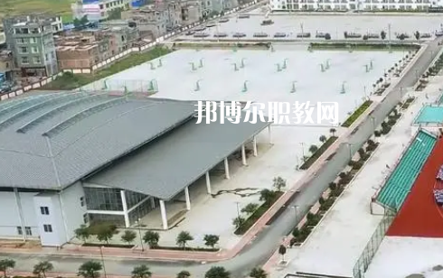 紫云苗族布依族自治民族職業(yè)技術(shù)中學(xué)2022年報名條件、招生要求、招生對象