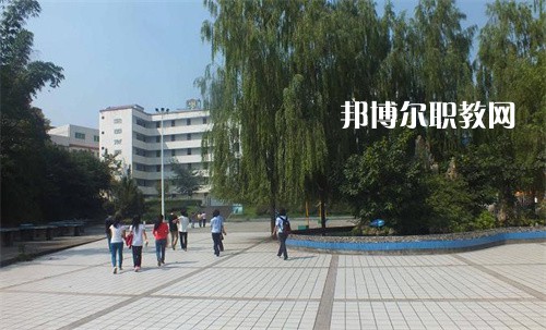 大理衛(wèi)生學(xué)校2022年學(xué)費(fèi)、收費(fèi)多少