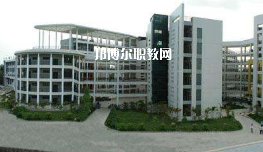 成都中醫(yī)藥大學(xué)附屬學(xué)校龍泉校區(qū)怎么樣、好不好