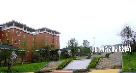 廣東新興中藥學(xué)校2022年報(bào)名條件、招生要求、招生對(duì)象