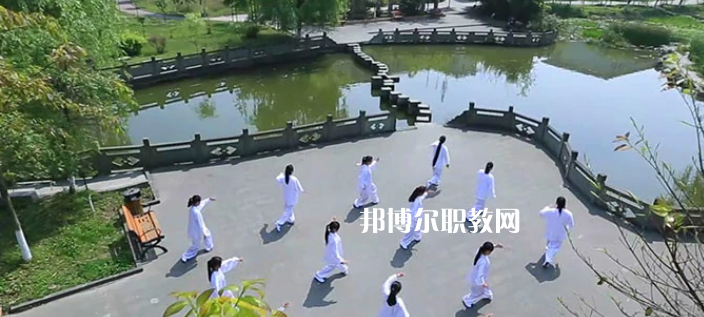 四川愛華學(xué)院怎么樣、好不好