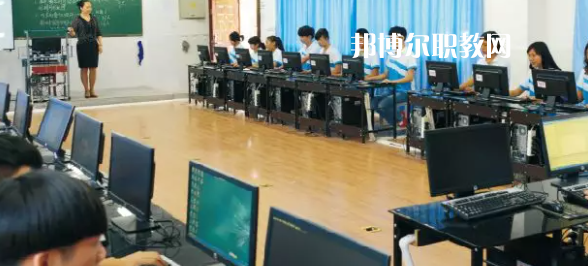 樂山市竹根職業(yè)中專學校2022年報名條件、招生要求、招生對象