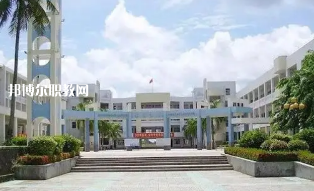 海南農(nóng)墾衛(wèi)生學(xué)校2022年報(bào)名條件、招生要求、招生對(duì)象