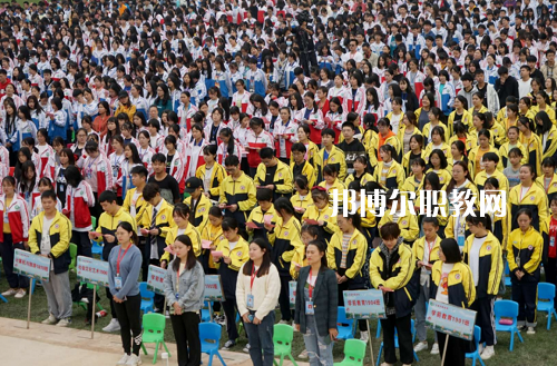 湖南醫(yī)藥職業(yè)中等專業(yè)學(xué)校2022年報(bào)名條件、招生要求、招生對(duì)象