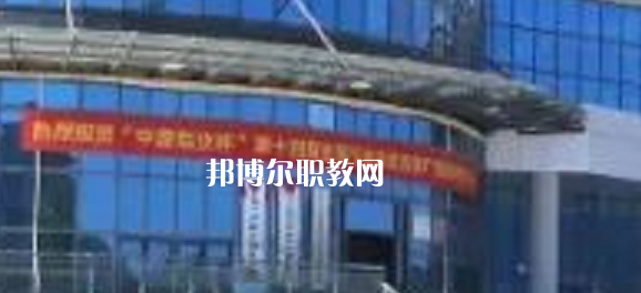 百色工業(yè)技工學校2022年報名條件、招生要求、招生對象