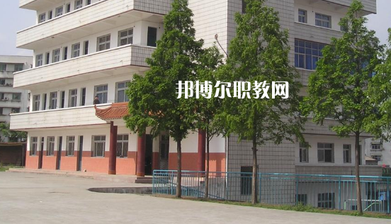 十堰醫(yī)藥衛(wèi)生學校2022年網站網址