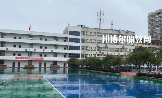 武漢第二衛(wèi)生學校2022年招生辦聯系電話
