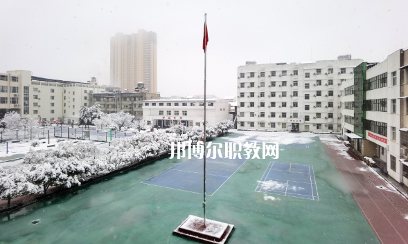 武漢第二衛(wèi)生學(xué)校2022年報(bào)名條件、招生要求、招生對(duì)象