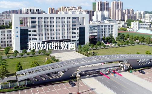 湖北信息工程學(xué)校2022年報名條件、招生要求、招生對象