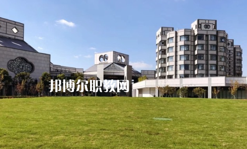 隨州高級技工學(xué)校2022年報(bào)名條件、招生要求、招生對象