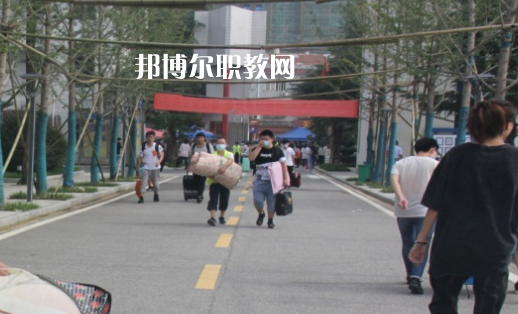 武漢新洲高級職業(yè)中學2022年報名條件、招生要求、招生對象