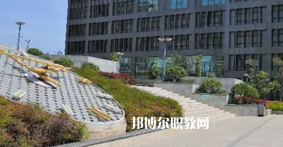 云南高職?？圃盒Ｅ琶?0強