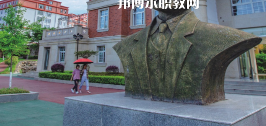 綿陽(yáng)交通高級(jí)技工學(xué)校地址在哪里，哪個(gè)地區(qū)，哪個(gè)城市?
