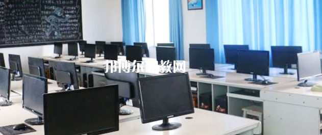 眉山市華興技工學(xué)校地址在哪里，哪個地區(qū)，哪個城市?