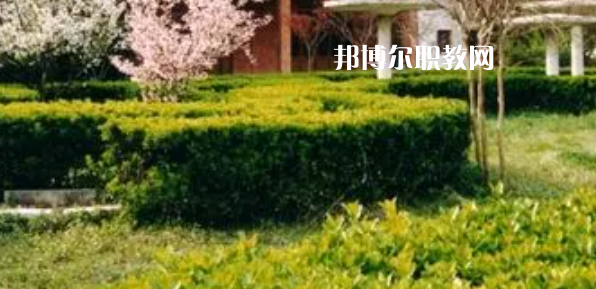 江蘇印刷技工學(xué)校地址在哪里，哪個(gè)地區(qū)，哪個(gè)城市?
