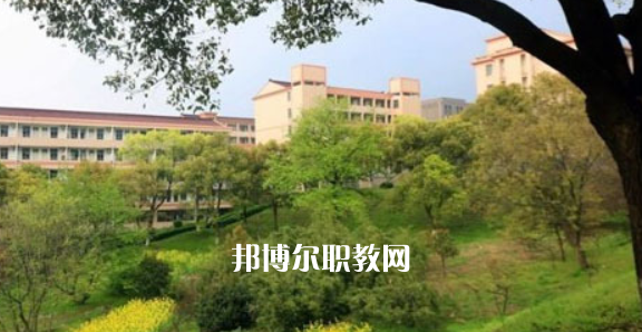 江蘇省宜興中等專業(yè)學校地址在哪里，哪個地區(qū)，哪個城市?