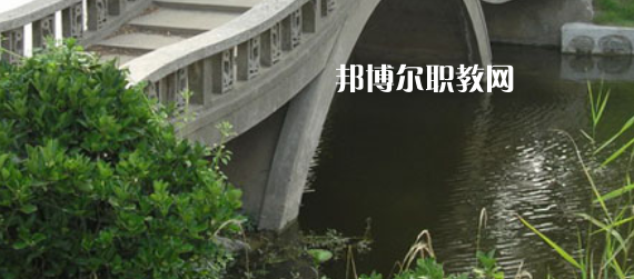 淮安市洪澤區(qū)技工學校地址在哪里，哪個地區(qū)，哪個城市?