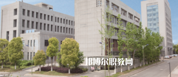 江蘇省邗江中等專業(yè)學(xué)校地址在哪里，哪個地區(qū)，哪個城市?