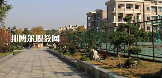 杭州市城西中學(xué)職高部地址在哪里，哪個(gè)地區(qū)，哪個(gè)城市?