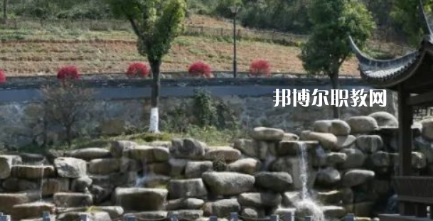 杭州市富陽區(qū)職業(yè)高級中學(xué)地址在哪里，哪個(gè)地區(qū)，哪個(gè)城市?