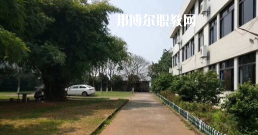 蘭溪市第六中學(xué)地址在哪里，哪個(gè)地區(qū)，哪個(gè)城市?