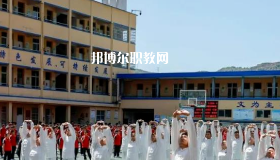蒼南縣飛林職業(yè)學(xué)校地址在哪里，哪個(gè)地區(qū)，哪個(gè)城市?
