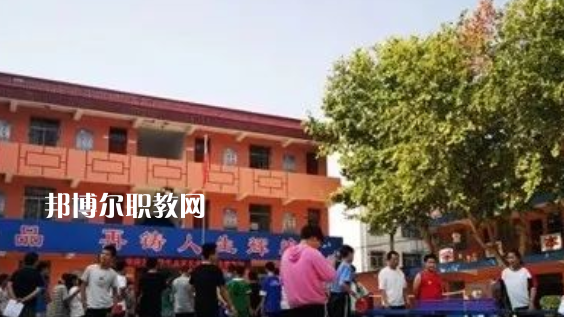 陜西渭南商貿(mào)技工學(xué)校地址，乘車(chē)路線(xiàn)