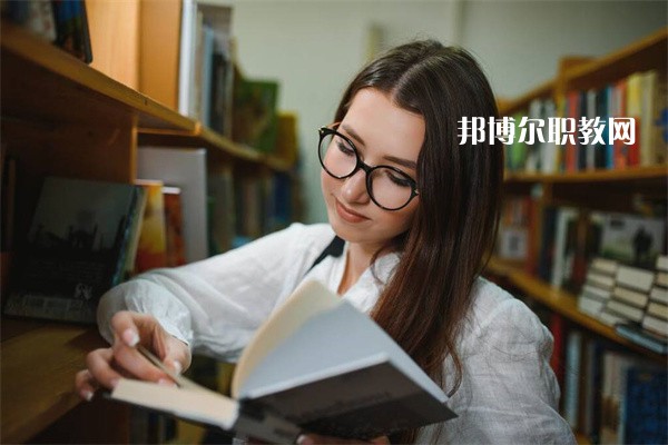 成都國(guó)演藝術(shù)學(xué)校有哪些招生專(zhuān)業(yè)（2023年）