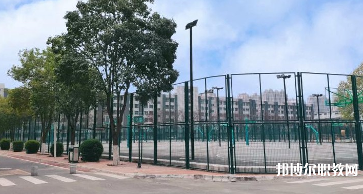 西安外事技工學(xué)校地址，乘車路線