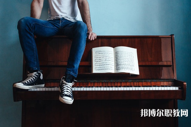廣東輕工職業(yè)技術(shù)學(xué)校有哪些招生專(zhuān)業(yè)（2023年）