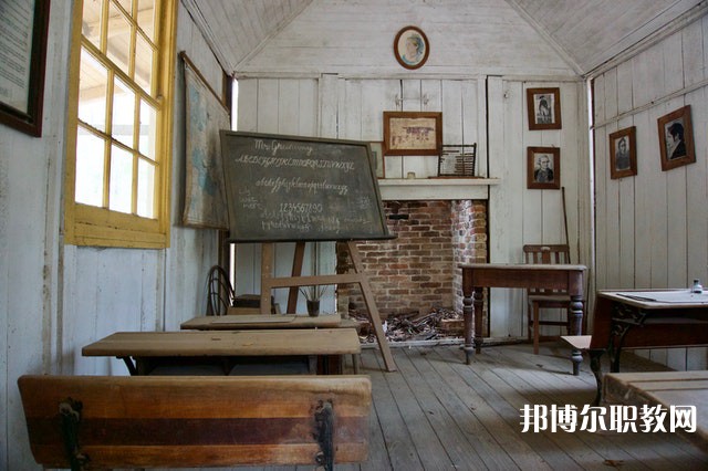 湖南護(hù)理學(xué)校有哪些招生專(zhuān)業(yè)（2023年）