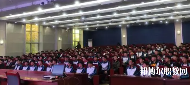 秦皇島市中等專業(yè)學校地址，乘車路線