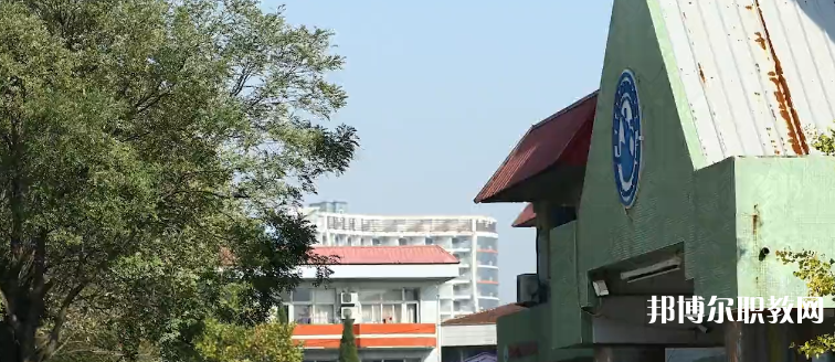 秦皇島市體育舞蹈中等專業(yè)學(xué)校地址，乘車路線